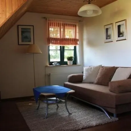Gemuetliche In Mit Garten, Gemeinschaftlichem Pool Und Grill Apartment